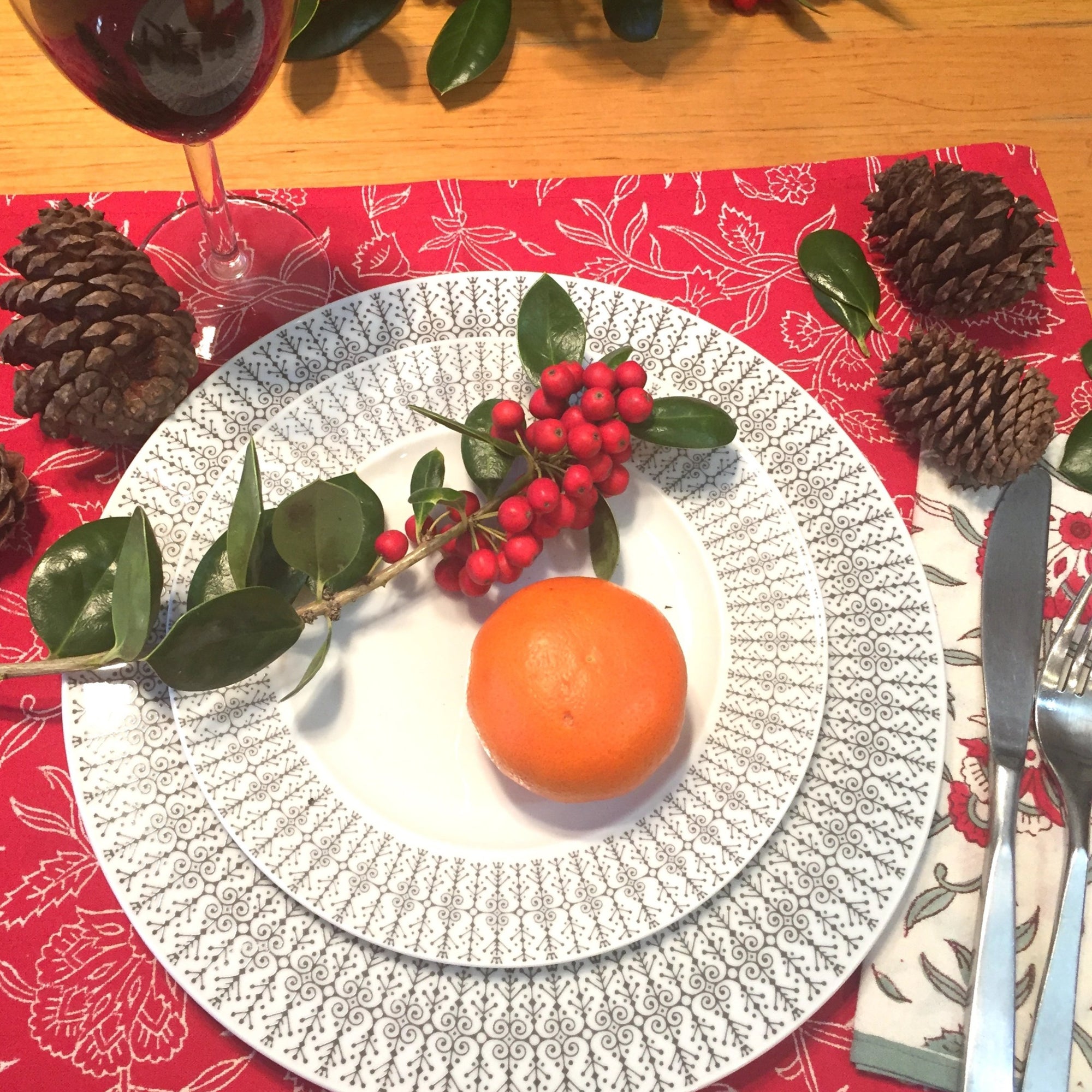 Placemat in Hand Block Printed Organic Cotton - Holly Red